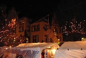 Bild: Weihnachtsmarkt08 - Storchen Skulptur